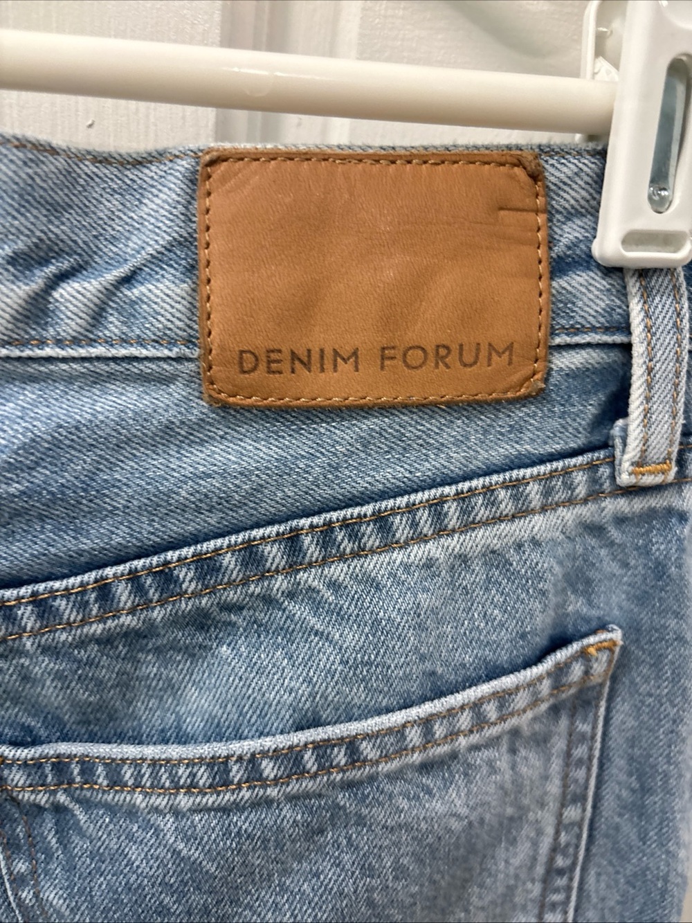 Aritzia Denim Forum Women’s The 90s Marlo Hi-Rise Baggy Jeans Size 25 Light Wash - Picture 6 of 8